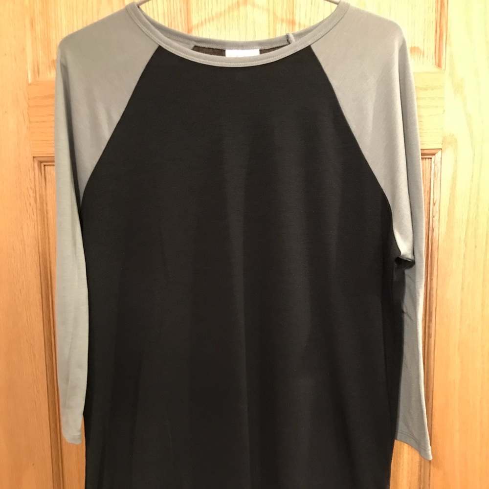 MEDIUM LULAROE GRAY AND BLACK RANDY